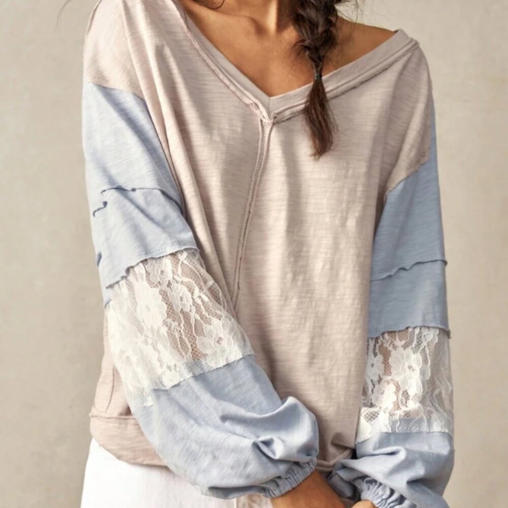 NWT LADIES SIZE M SHEIN GRAY BLUE LACE LONG SLEEVE V-NECK ELASTIC CUFFS SHIRT